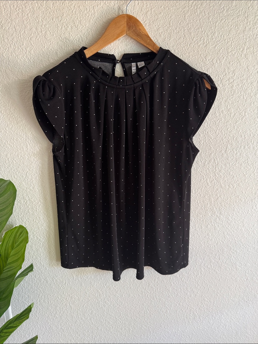 Elle Black Cap-Sleeve Polka Dot Top